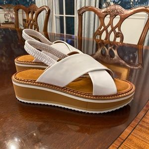 CLERGERIE FREEDOM SANDALS, WHITE
LAMBSKIN/SIZE 39